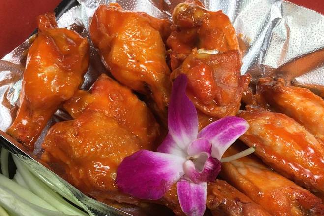 Order Buffalo Wings food online from OMG Pizza store, Glendale on bringmethat.com