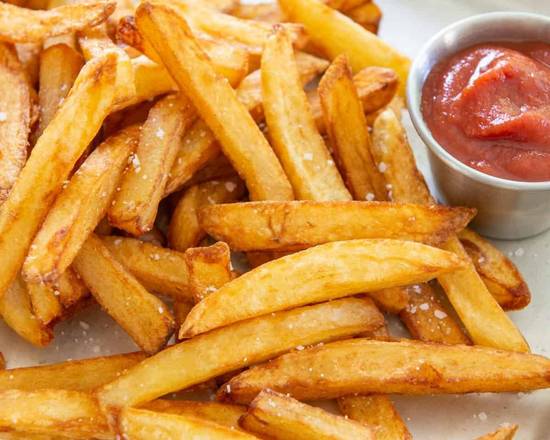 Order French Fries food online from Cafe On Main store, Woodbridge Township on bringmethat.com