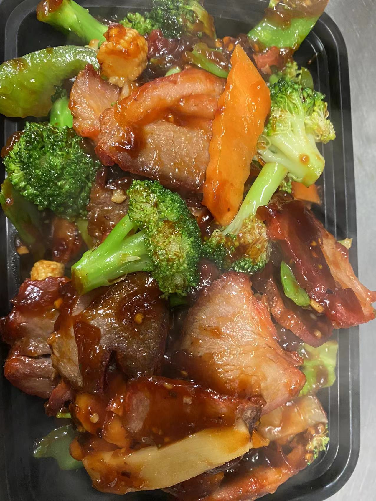 Order C14. Pork with  Garlic Sauce Combo Platter food online from China King store, King Of Prussia on bringmethat.com