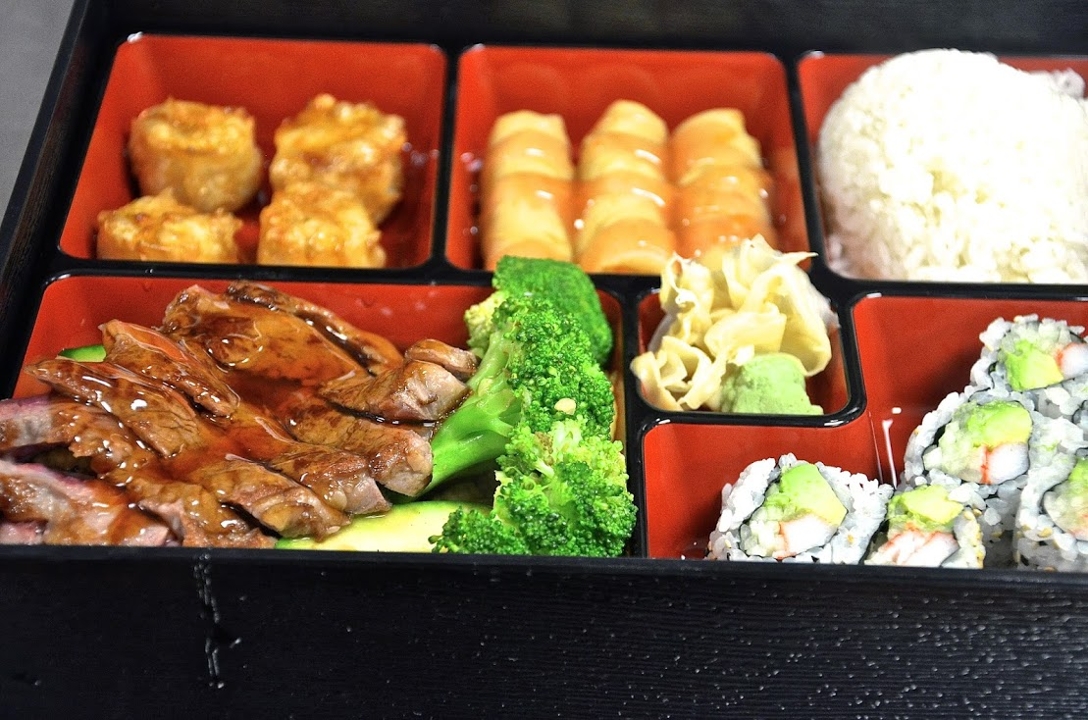 Order Rib Eye Steak Teriyaki Box (D) food online from Mizuki Hibachi Bistro store, Wall Township on bringmethat.com