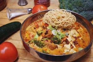 Order Spicy Chicken Curry Noodle food online from Berkeley Thai House store, Berkeley on bringmethat.com