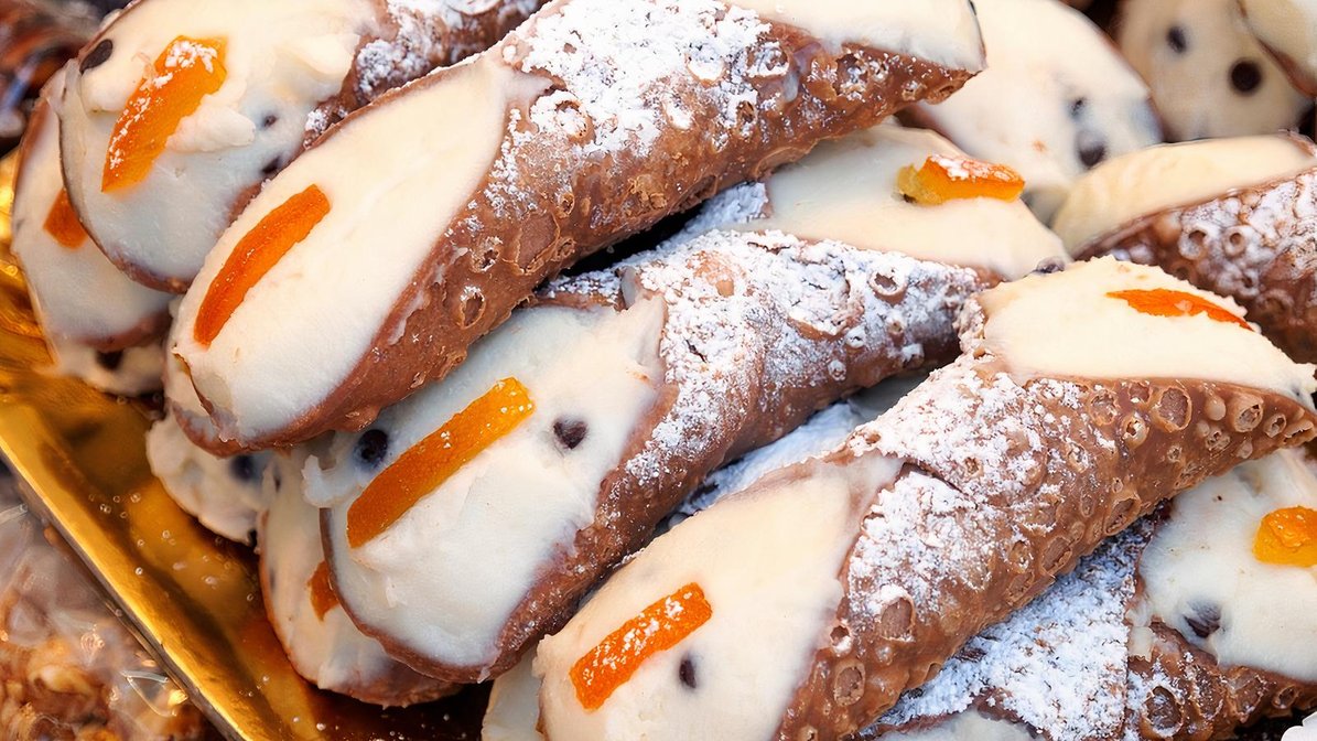 Order Cannoli food online from Ciao Italiano! store, San Mateo on bringmethat.com