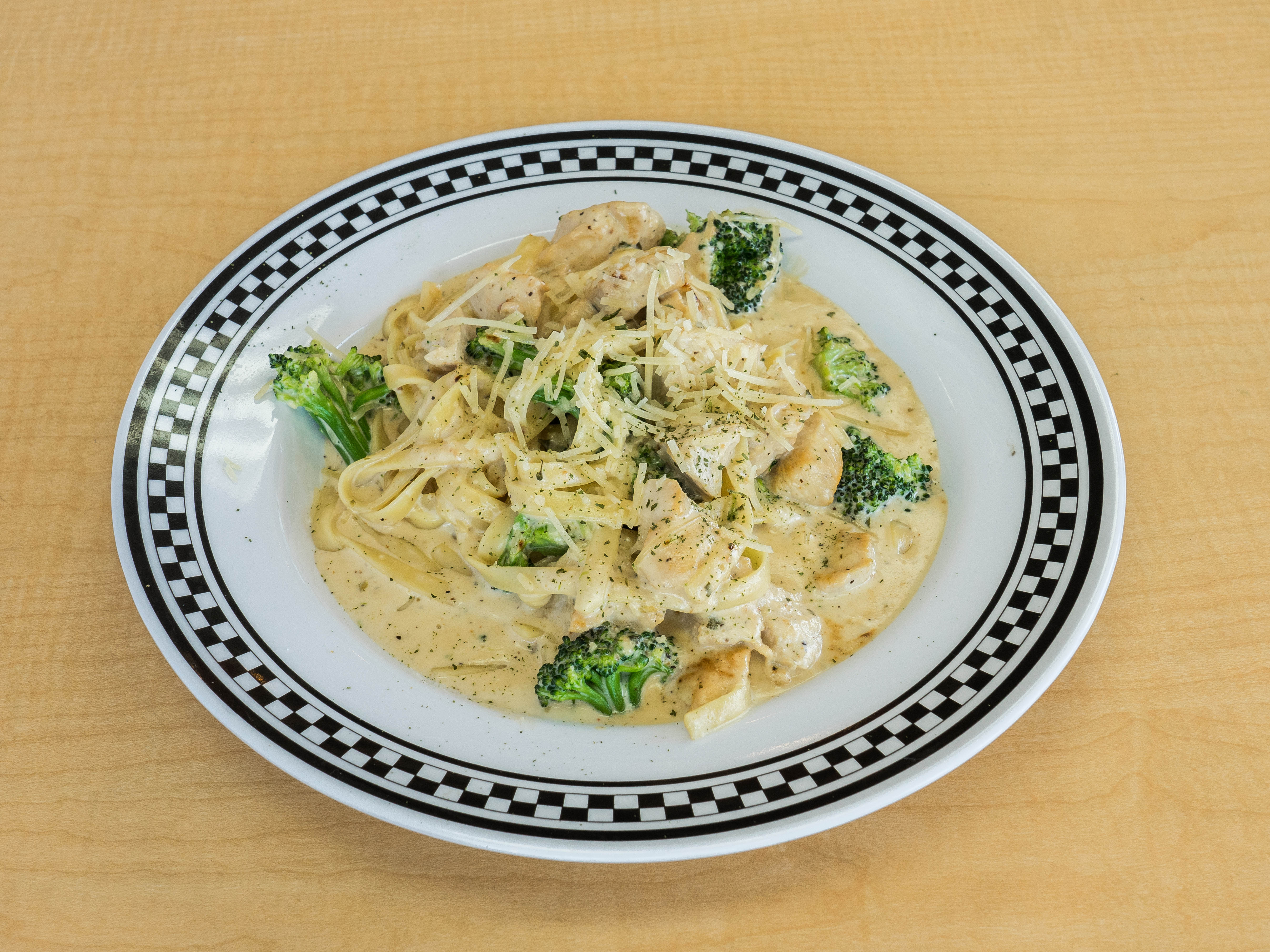 Order Chicken Fettuccine Alfredo food online from The Hideout Pizza & Grill store, Anaheim on bringmethat.com