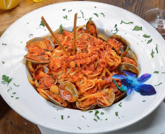 Order Linguini with Clam Sauce Pasta food online from Whippany Pizza Restaurant & Catering store, Morris County on bringmethat.com