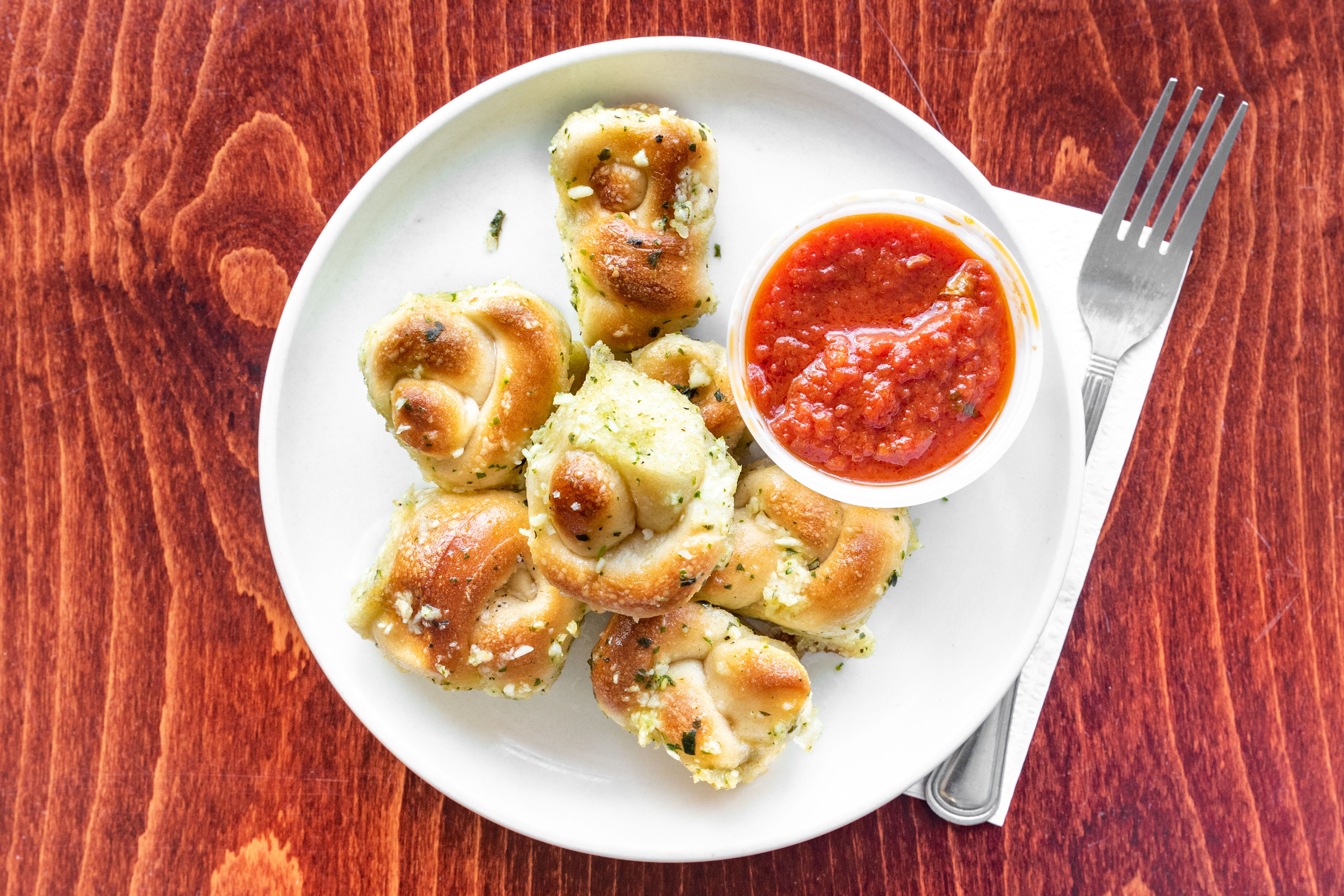 Order Garlic Knots - 6 Pieces food online from Linda's Pizza & Restaurant store, Manchester Township on bringmethat.com