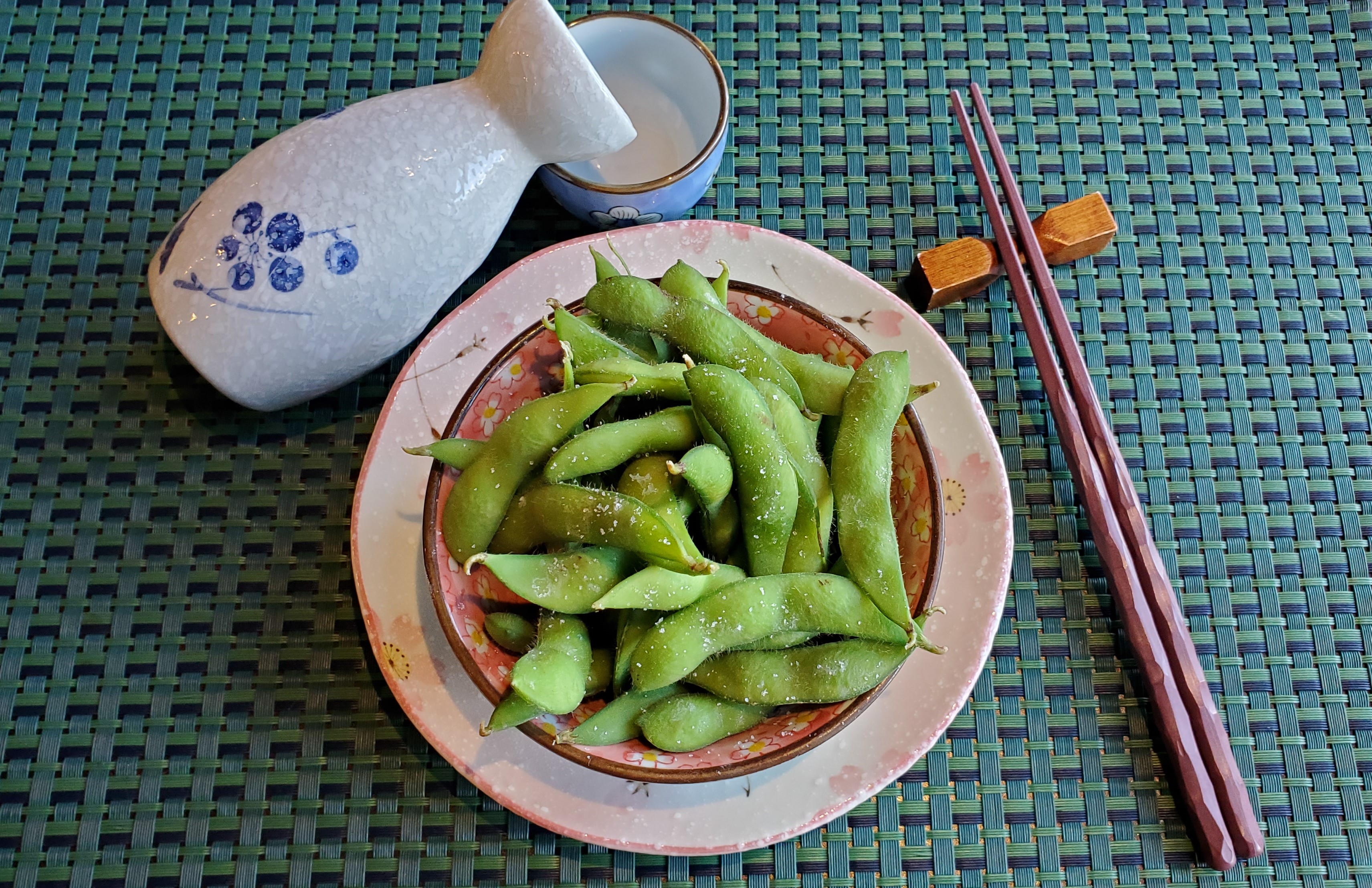 Order Edamame ( Organic ) food online from Tsui Sushi Bar store, Seattle on bringmethat.com