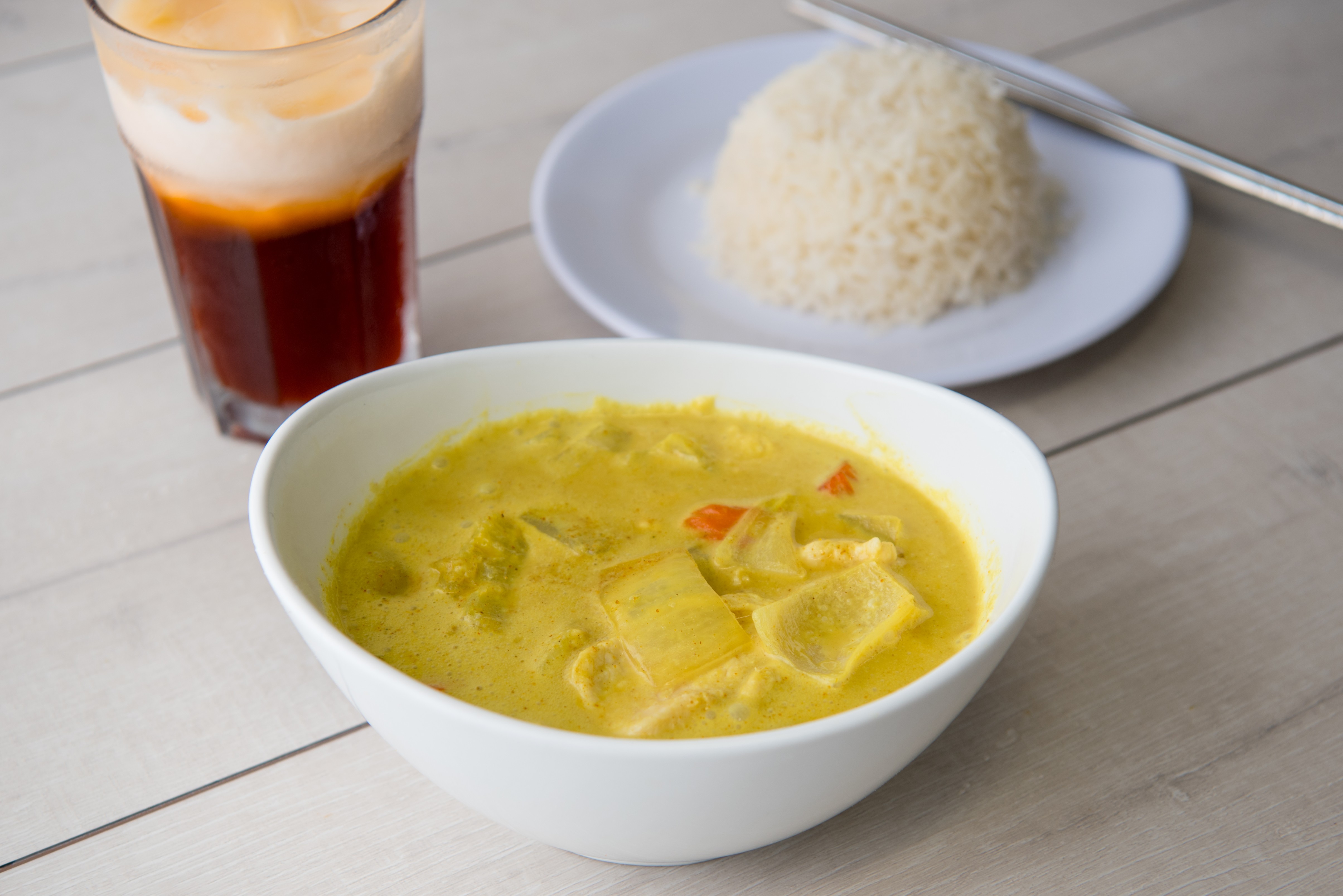 Order D1 - Yellow Curry food online from Khaosan Road Eatery store, Los Angeles on bringmethat.com