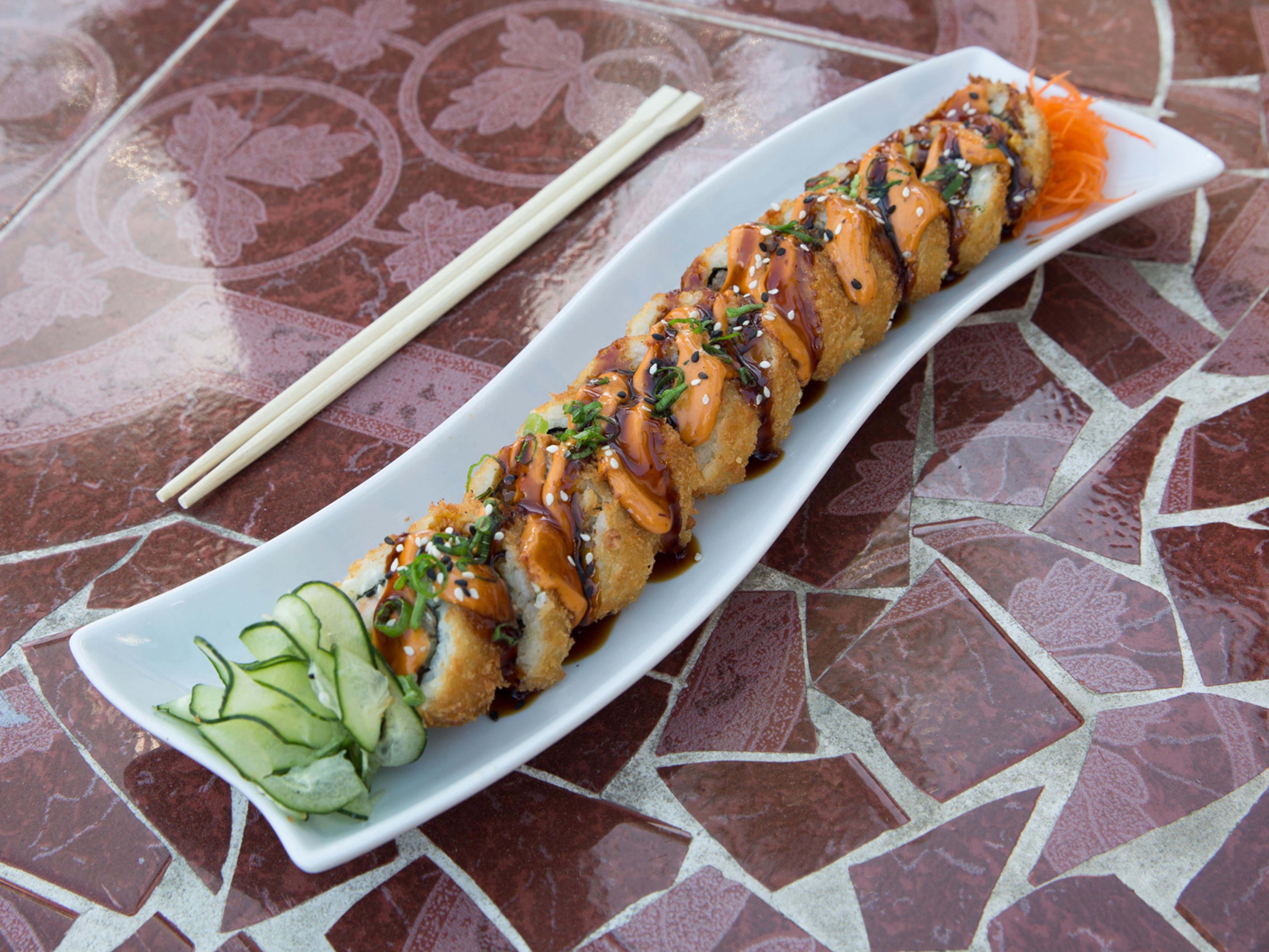 Order Mar y Tierra Roll food online from Emporio Sushi & Mariscos store, Orange on bringmethat.com
