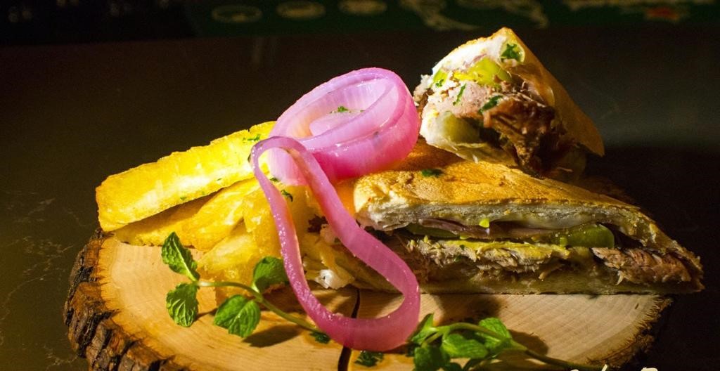 Order Cubano Sandwich food online from Sabor de cuba store, Astoria on bringmethat.com