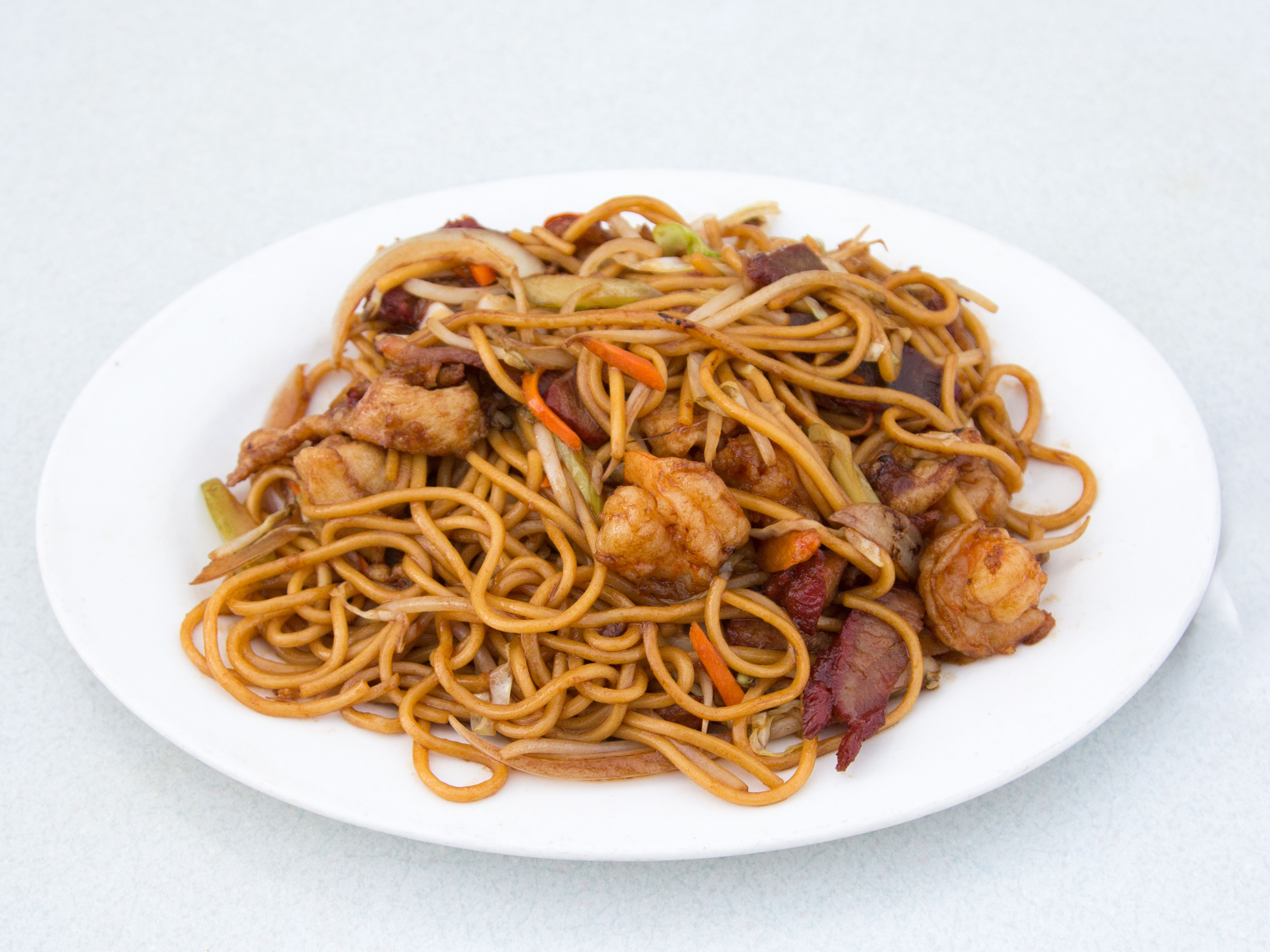 Order 96. Assorted Lo Mein food online from Szechwan Inn store, Canoga Park on bringmethat.com