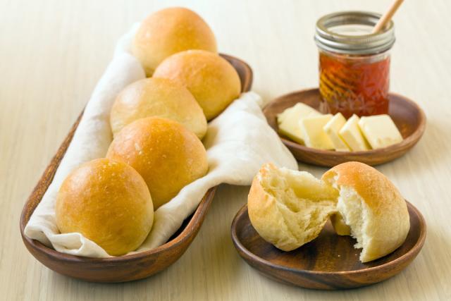 Order Yeast Roll by the Piece food online from Golden Chick store, Robstown on bringmethat.com