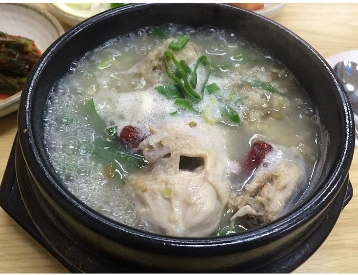Order D-12. Half Chicken Ginseng Soup (반계탕/半参鸡汤) food online from Restaurant Namsan store, Los Angeles on bringmethat.com