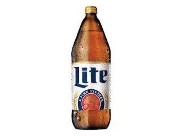 Order Miller Lite Lager Beer - 40oz Bottle food online from Leo's Liquor store, Chicago on bringmethat.com
