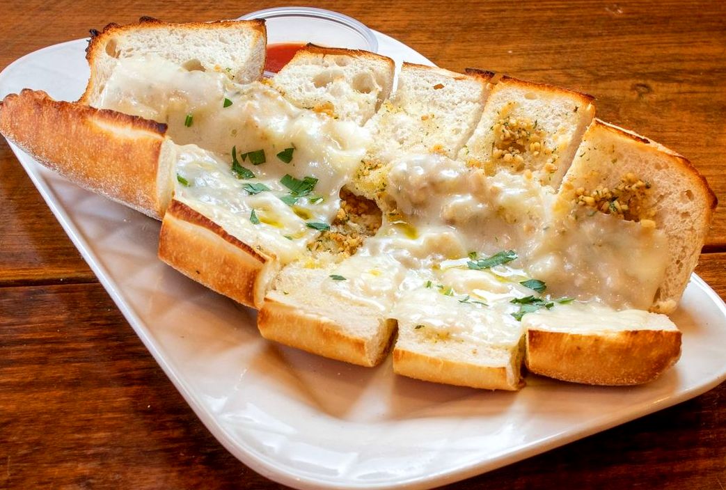 Order Garlic Bread with Cheese food online from Danny's pizzeria ii store, Brooklyn on bringmethat.com