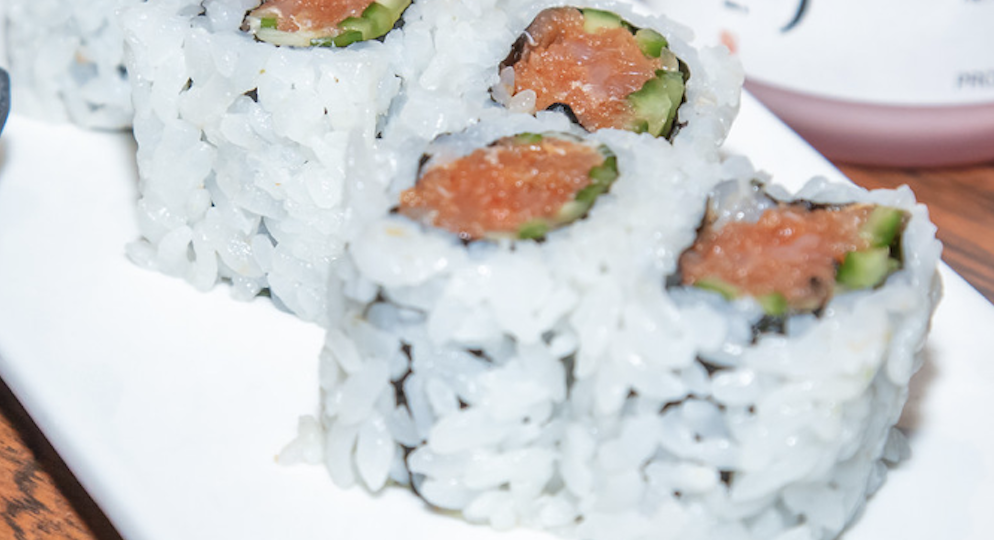 Order Spicy Tuna Roll food online from Wasabi Bistro store, San Francisco on bringmethat.com