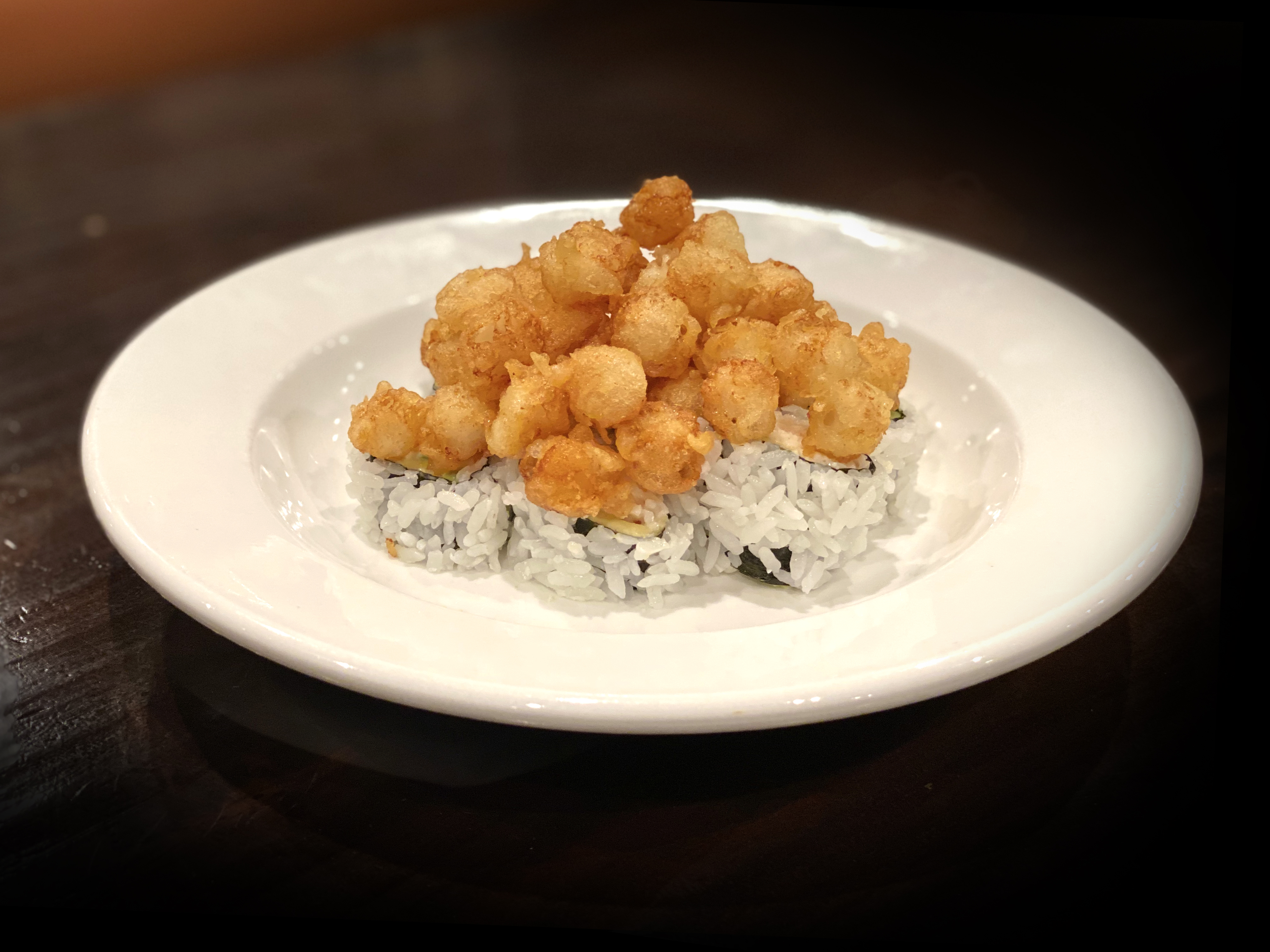 Order T7. Crispy Scallop Roll food online from Hikari Sushi And Ramen store, Corona on bringmethat.com