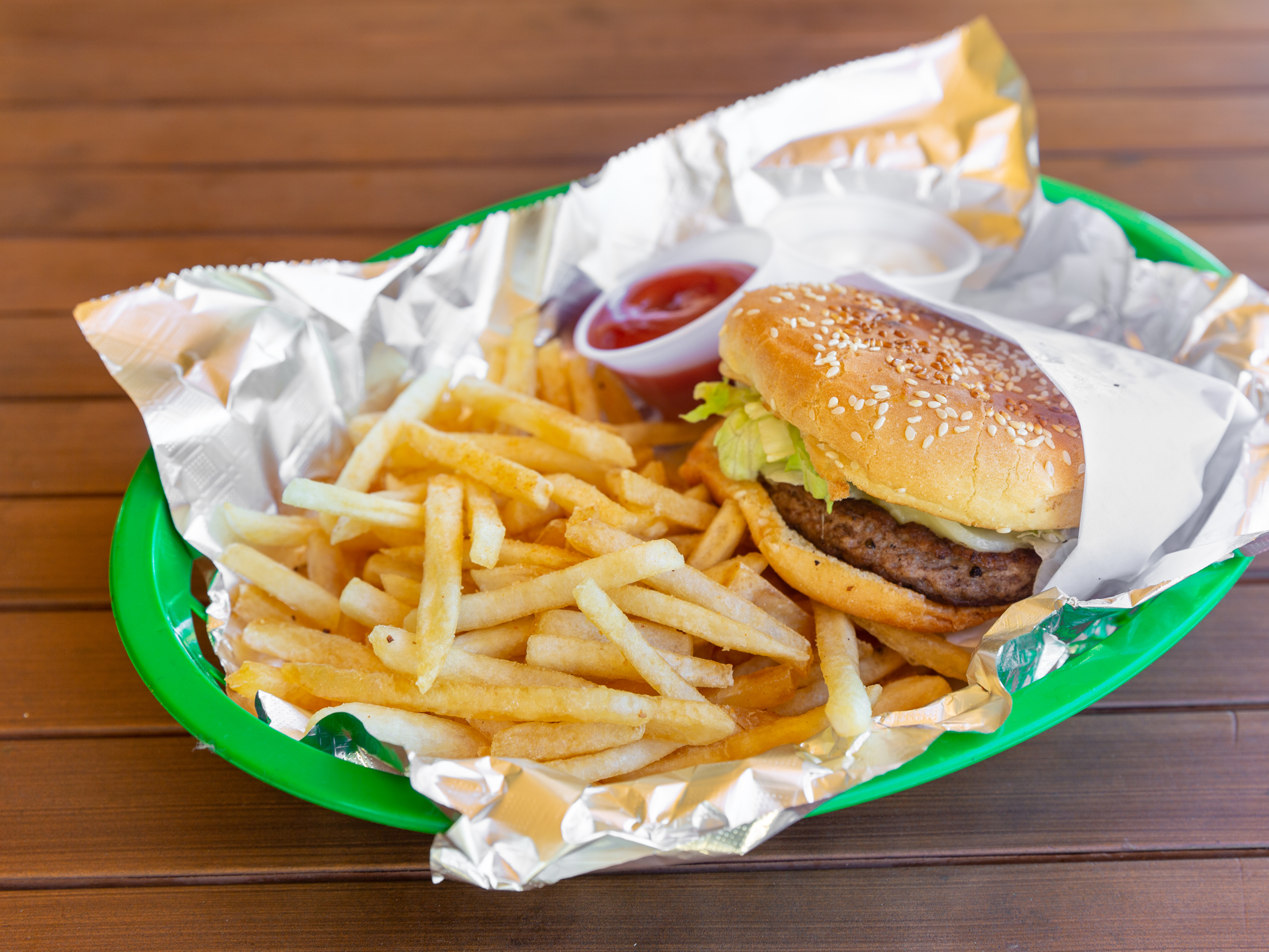 Order Cheese Burger food online from Petit Street Grill store, Camarillo on bringmethat.com