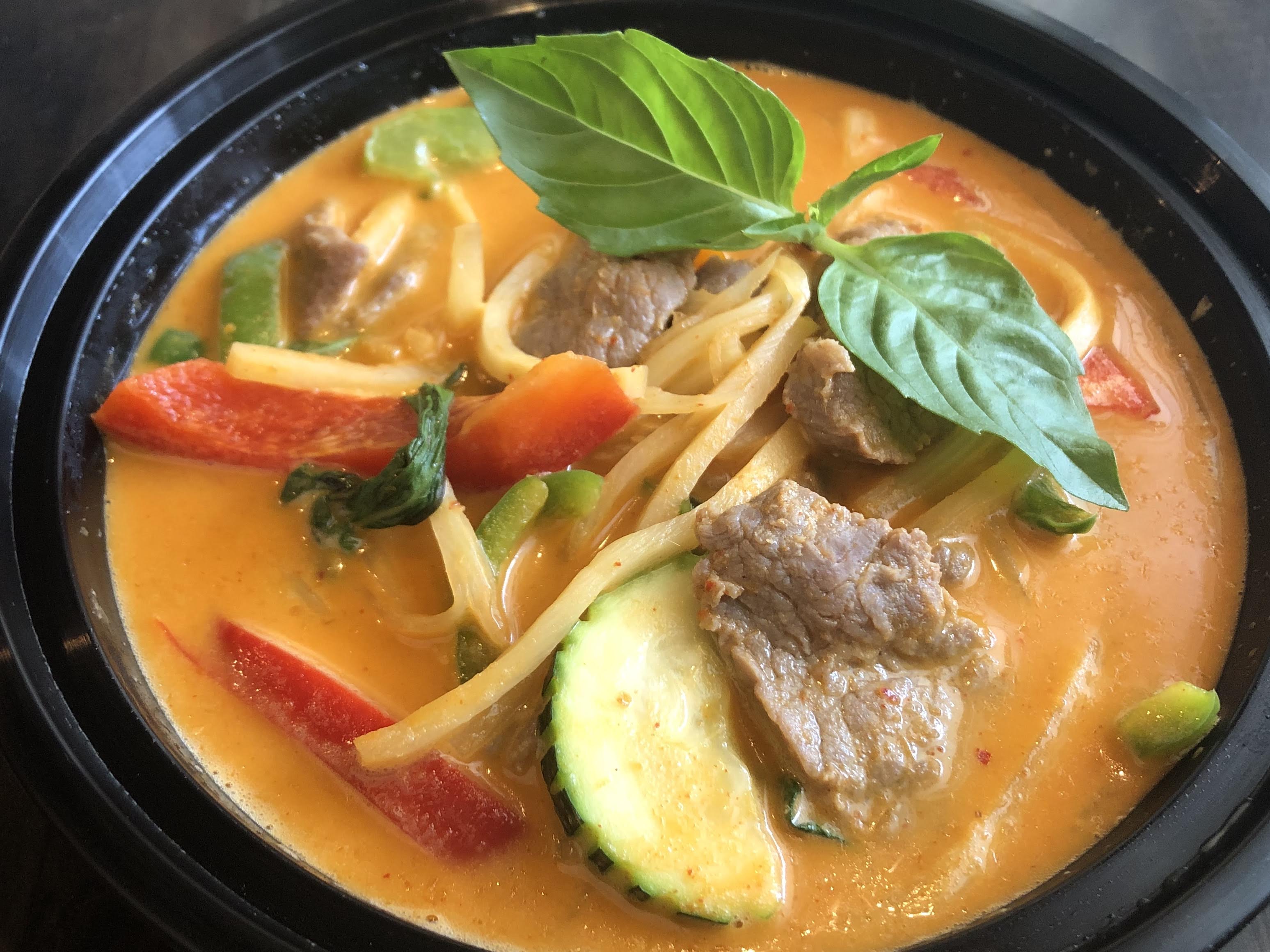 Order Red Curry food online from Lemongrass Thai Eatery store, Dallas on bringmethat.com