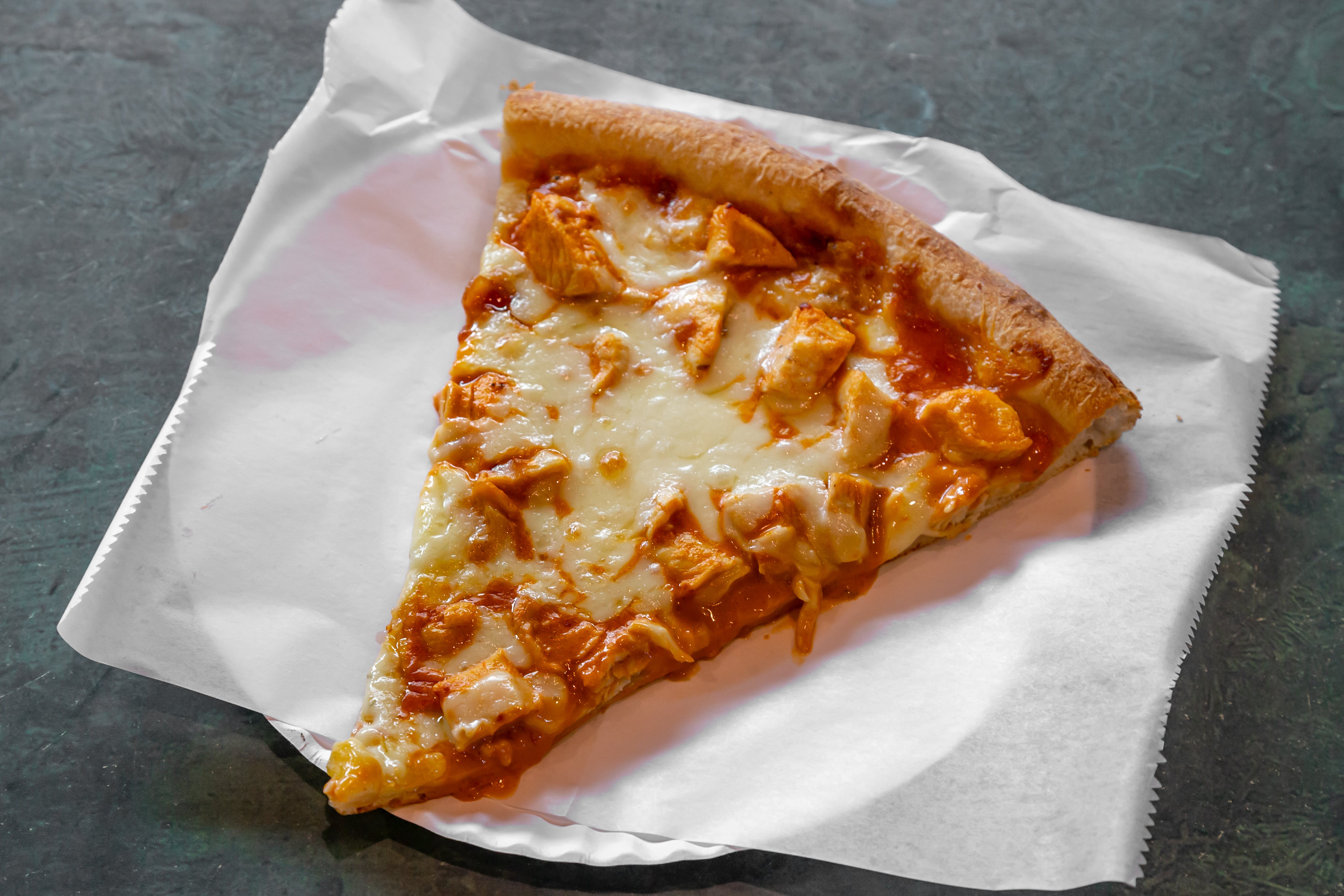 Order Buffalo Chicken Pizza - 16" food online from Tony's Pizza store, Medford on bringmethat.com