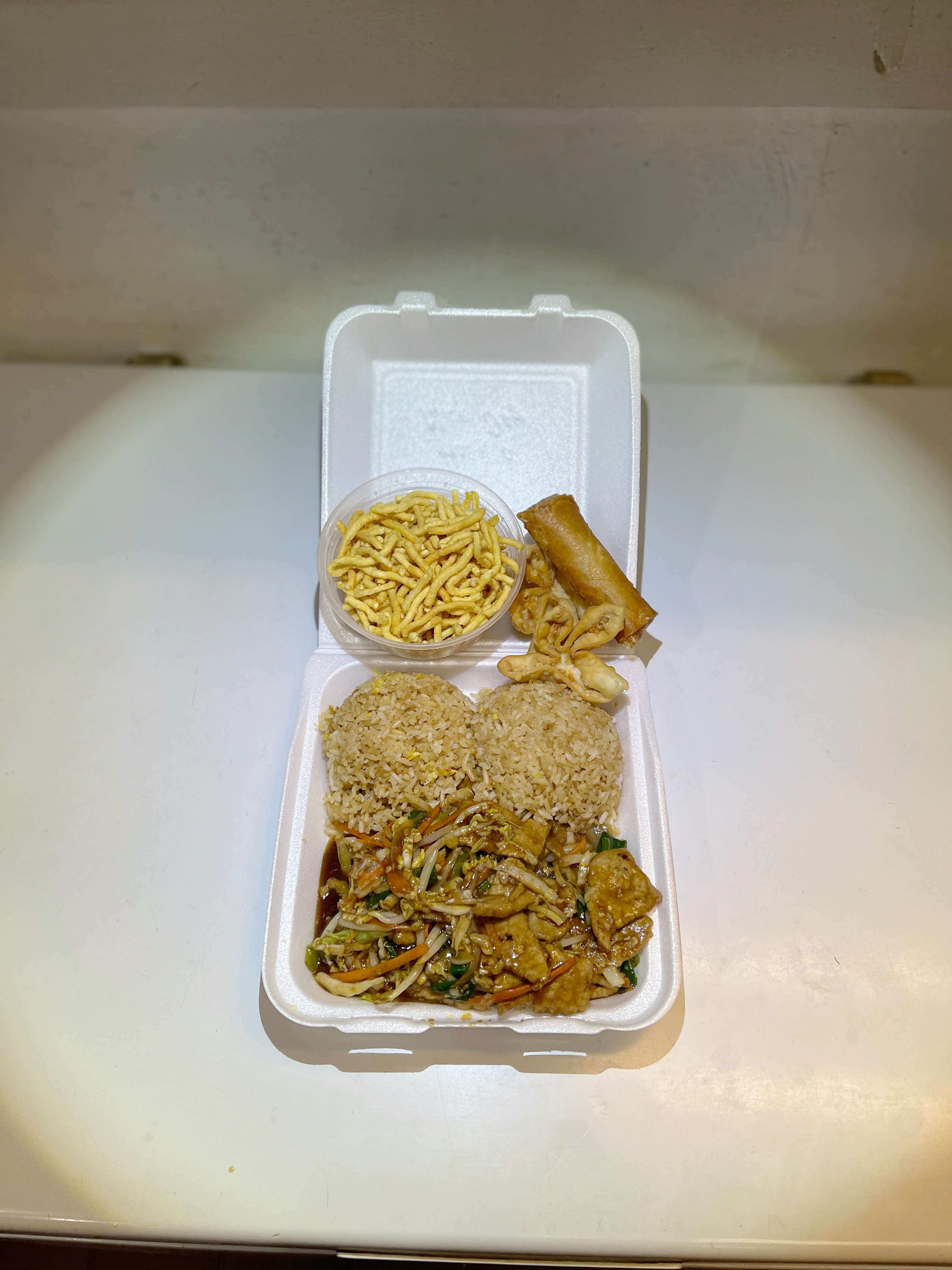 Order C3. Beef Chow Mein Combo Special food online from Fortune Kitchen store, Aurora on bringmethat.com