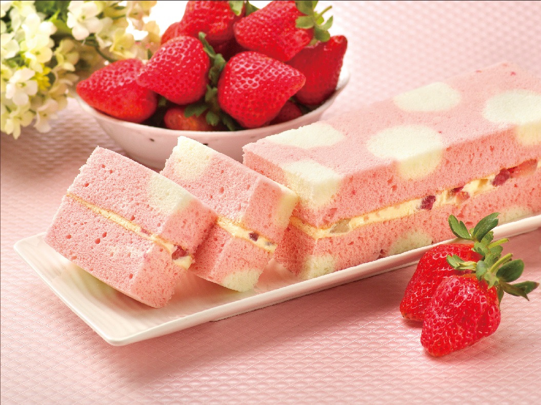 Order Strawberry Custard Long Cake food online from Sunmerry Bakery store, Gardena on bringmethat.com