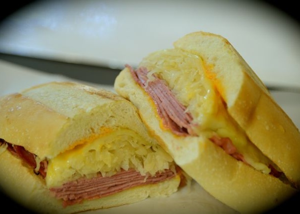 Order 2. Classic Reuben Warm Sandwich food online from Sutter St. Cafe store, San Francisco on bringmethat.com