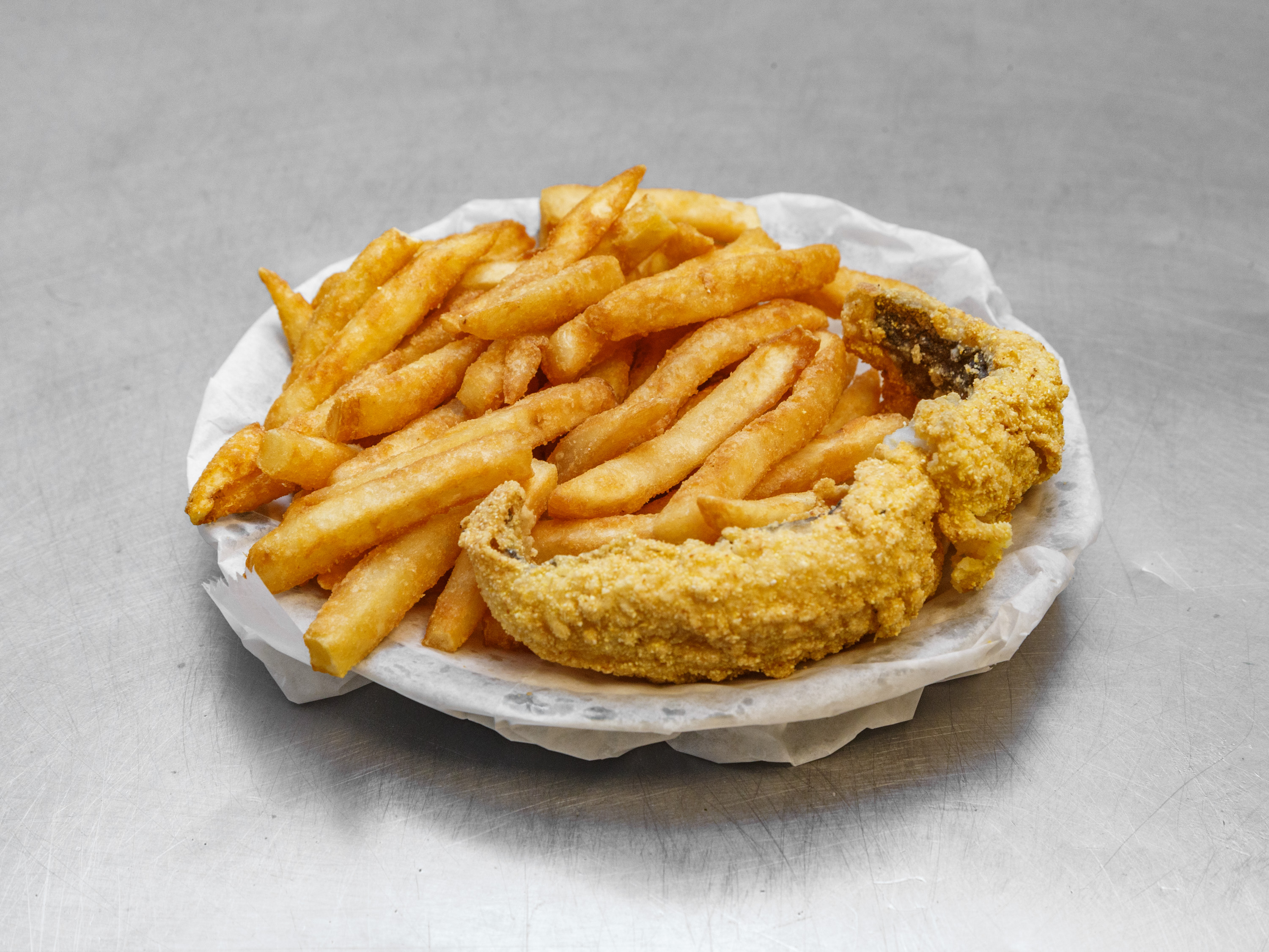 Order 1. 1 Piece Fish & Fries food online from Al Fish & Chicken store, Duquesne on bringmethat.com
