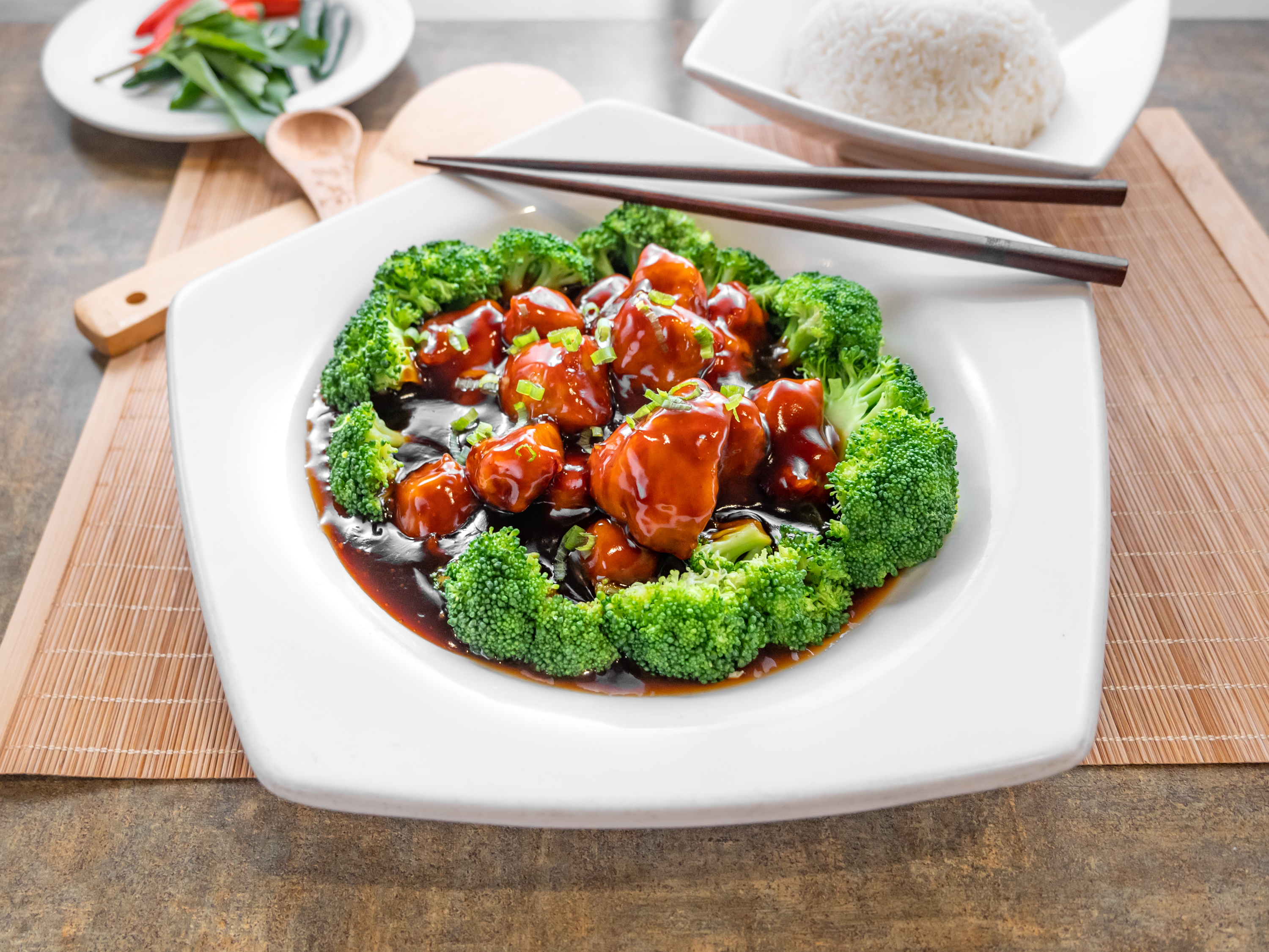 Order E20. General Tso’s Chicken Dinner food online from Soybean Asian Grille store, Wilmington on bringmethat.com