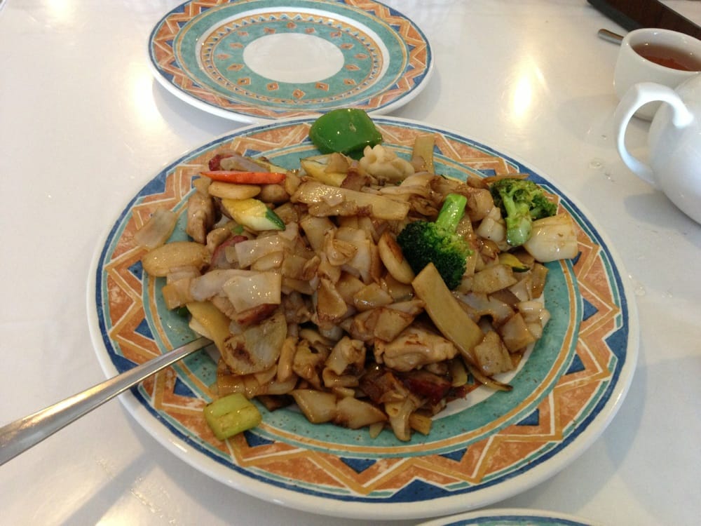 Order 1. House Special Chow Fun food online from Jade Cafe store, San Francisco on bringmethat.com