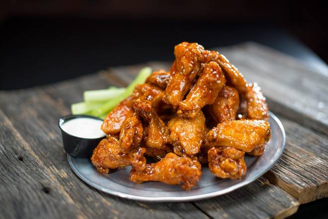 Order 10 Pack Traditional Wings food online from Native Grill & Wings store, San Antonio on bringmethat.com