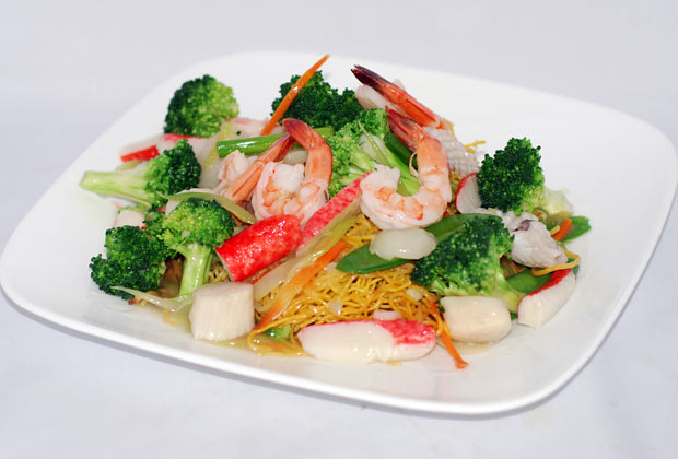 Order 35. Seafood on Pan-Fried Noodles food online from Boulevard Chinese Restaurant store, Elmwood Park on bringmethat.com