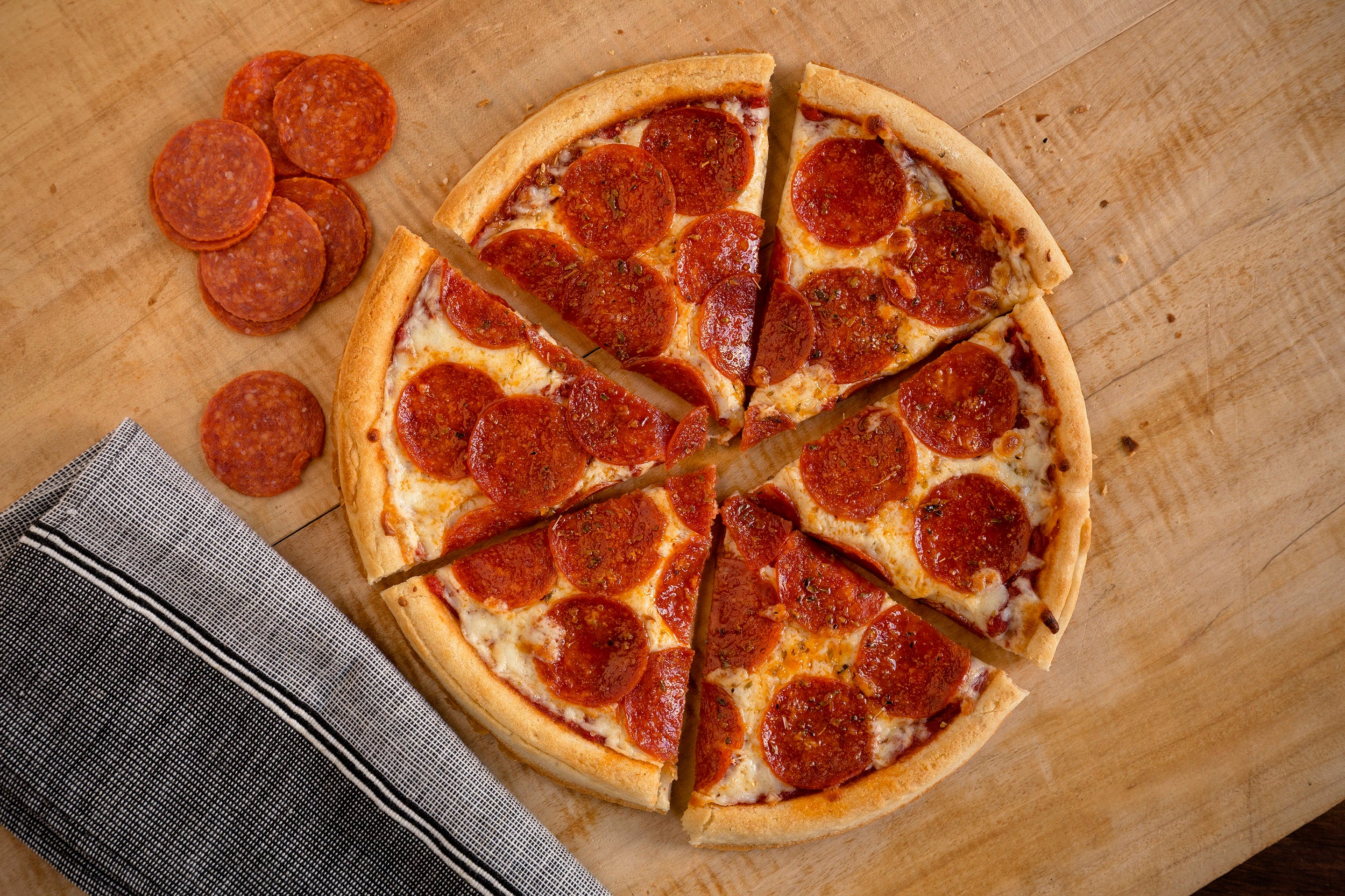 Order Pepperoni Gluten Sensitive Pizza - Individual food online from Uno Pizzeria & Grill store, Birch Run on bringmethat.com