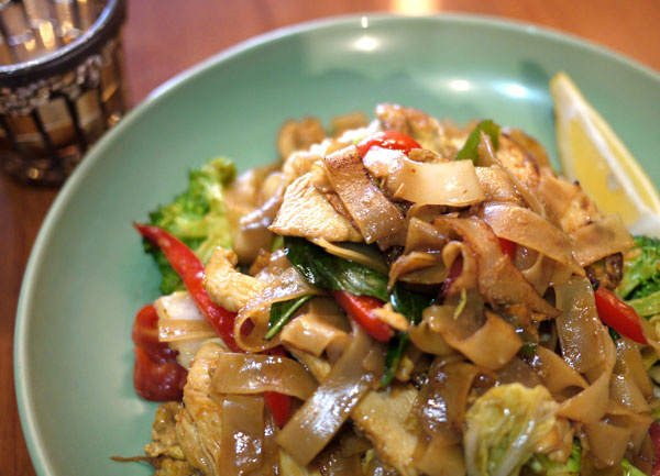 Order N2. Pad Kee Mow (Drunken Noodle) food online from Khao Gaeng, Make-Your-Own Thai Bowl store, Syracuse on bringmethat.com