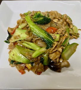 Order Pad Kee Mow  food online from Lanna Thai Restaurant store, Lenexa on bringmethat.com