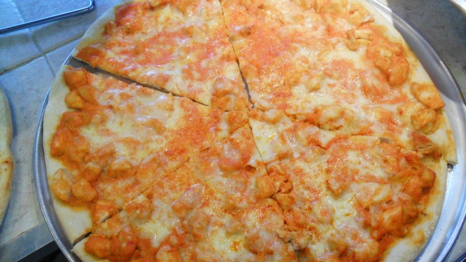 Order Chicken Buffalo Pizza - Pizza food online from Michael Anthony store, Merrick on bringmethat.com