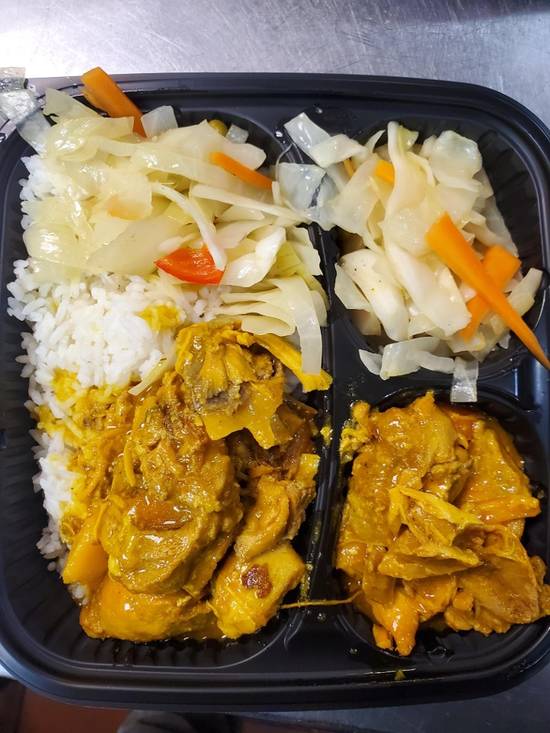 Order Curry chicken Platter food online from Jamaican Cafe Cuisine store, Newark on bringmethat.com