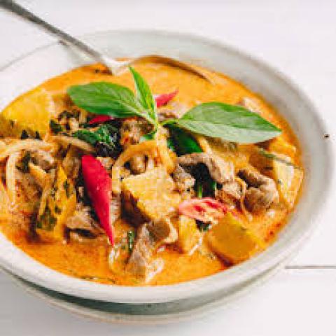 Order Red Curry with Beef food online from Chikara Sushi & Asian Fusion store, Phoenixville on bringmethat.com