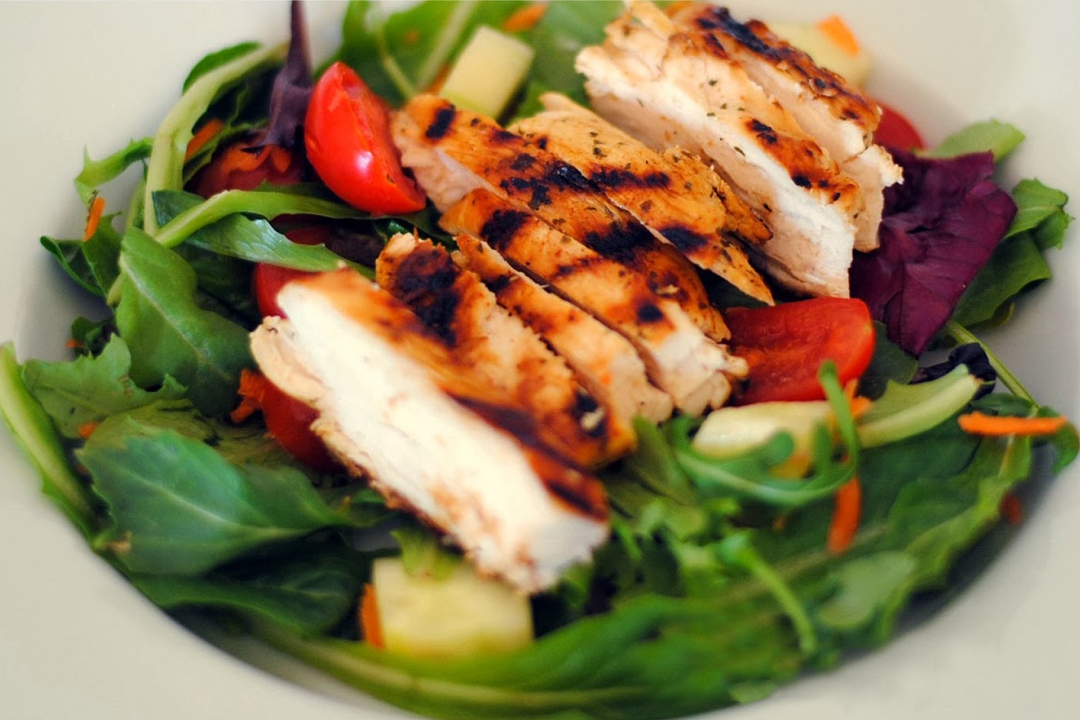 Order Grilled Chicken Mixed Salad food online from Britannia Arms store, San Jose on bringmethat.com