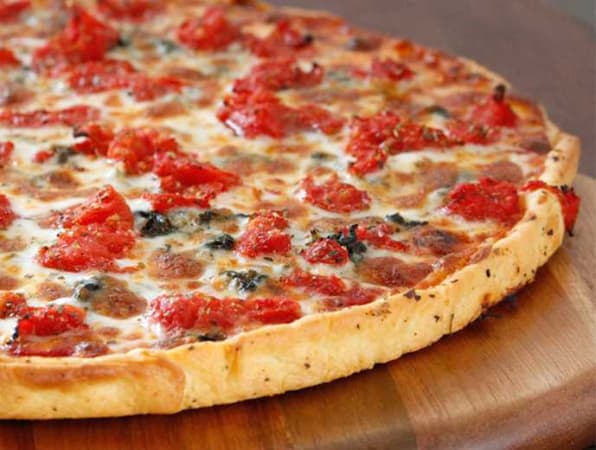Order Laura's Favorite Pizza food online from Home Run Inn Pizza store, Chicago on bringmethat.com