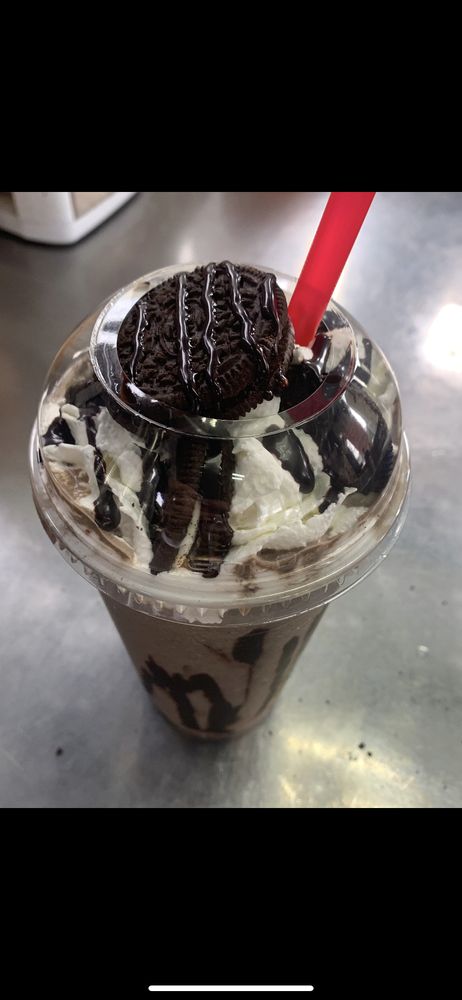 Order Oreo Frappe food online from Ajs Coffee store, Dublin on bringmethat.com