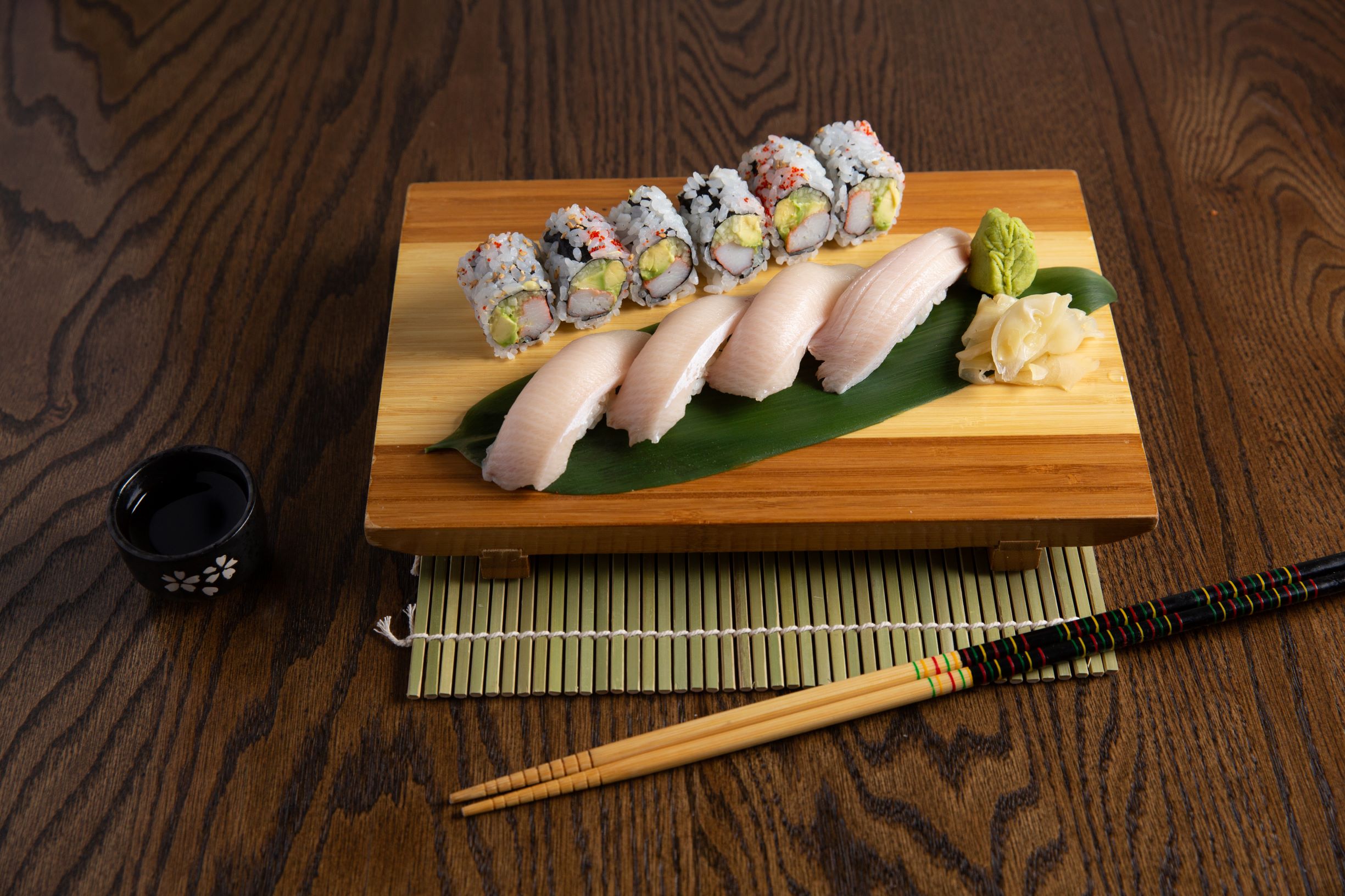 Order Para's Sushi Combo E food online from Sushi para japanese restaurant store, New York on bringmethat.com