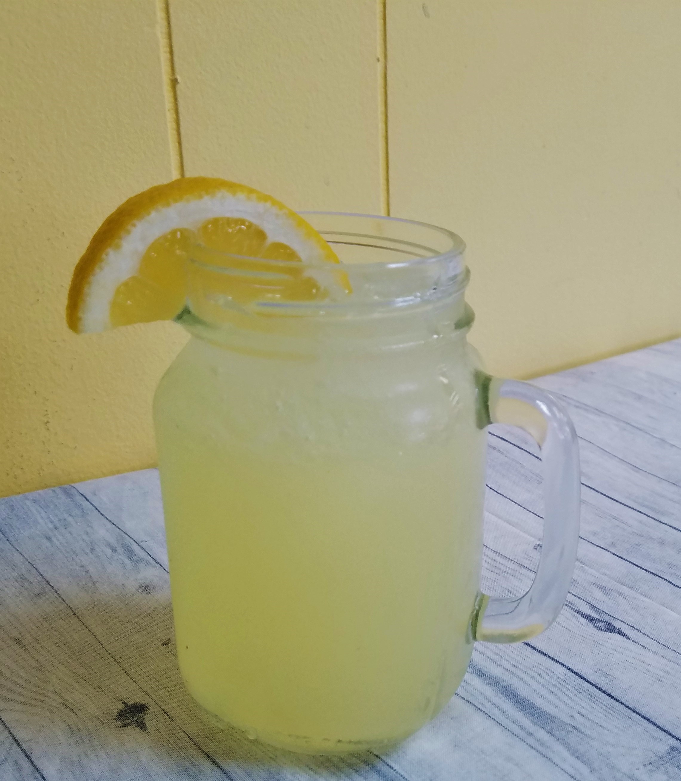 Order Fresh Lemonade food online from Rj Southernhome Cooking store, Downey on bringmethat.com