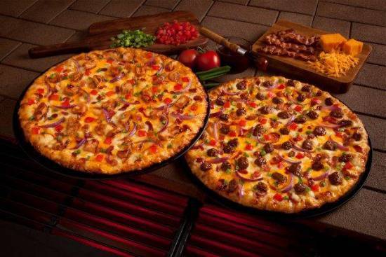 Order BBQ Chicken Personal Pizza food online from Round Table Pizza store, South Pasadena on bringmethat.com