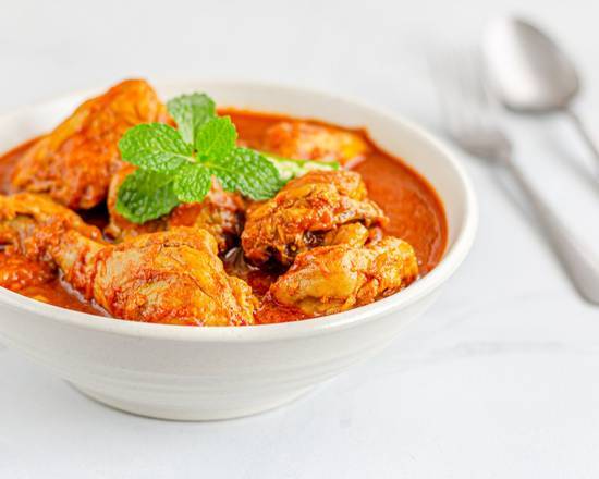 Order Chicken Curry food online from Indian Pizza Snob store, Pittsburgh on bringmethat.com