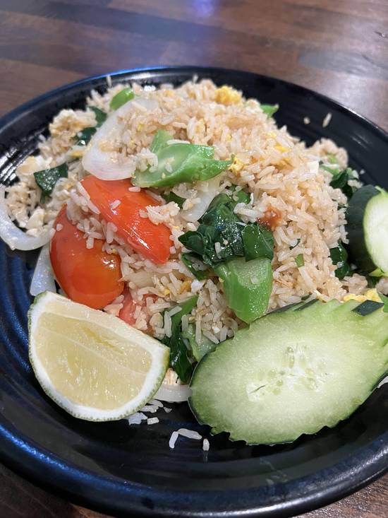 Order 35. Regular Fried Rice food online from Luv2eat thai bistro store, Los Angeles on bringmethat.com