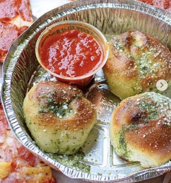 Order Garlic Knots (3 Count) food online from Biggie'S Pizza store, Ponte Vedra Beach on bringmethat.com
