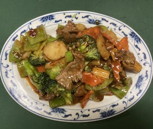 Order Sliced Beef Hunan Style food online from Emerald Garden store, Shrewsbury on bringmethat.com