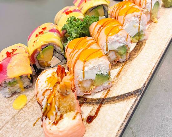 Order Sunset Hollywood Roll food online from Sumo Sushi & Hibachi store, Broken Arrow on bringmethat.com