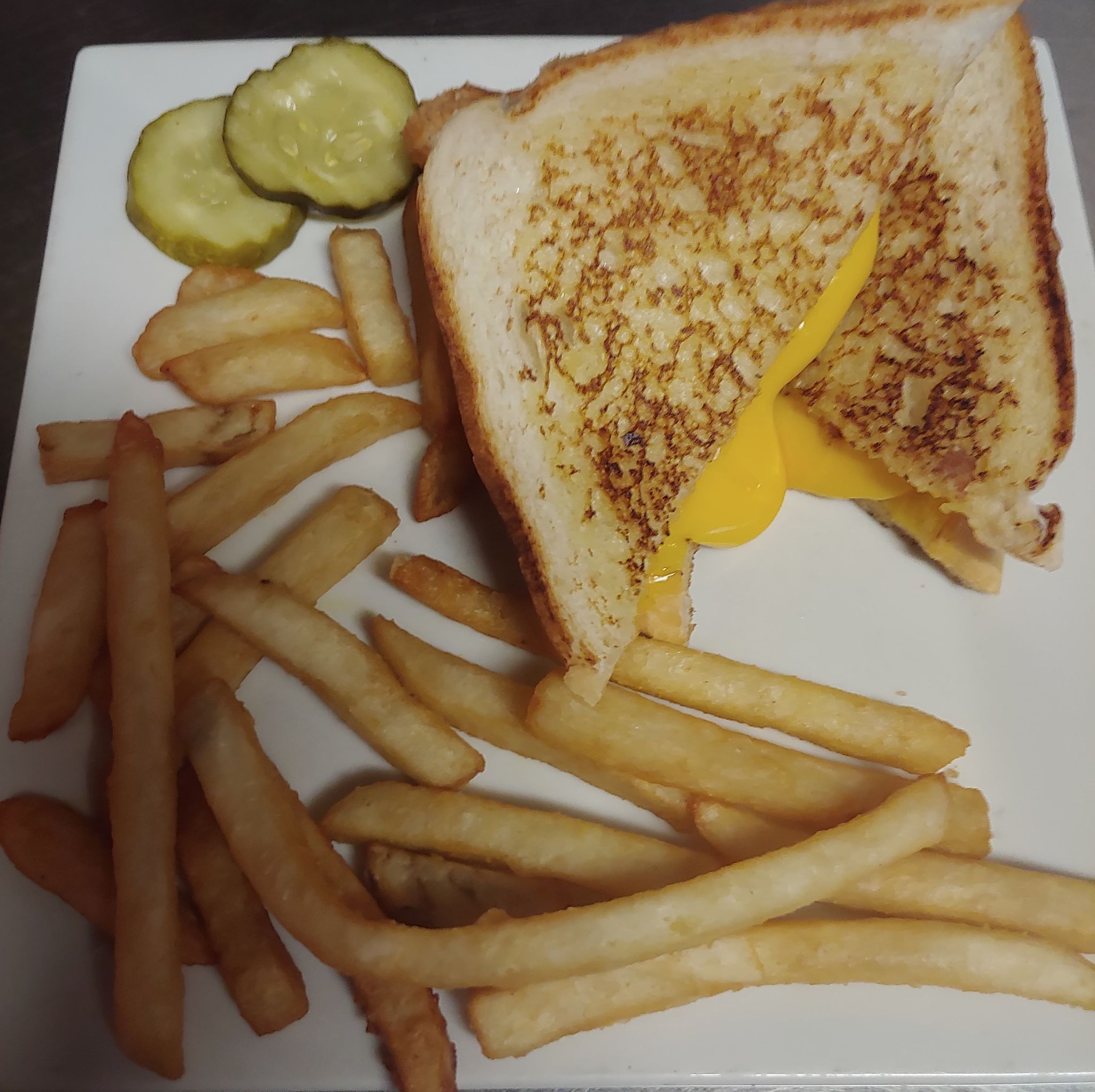 Order Kid's Grilled Cheese food online from Ballyhoos store, Merrill on bringmethat.com