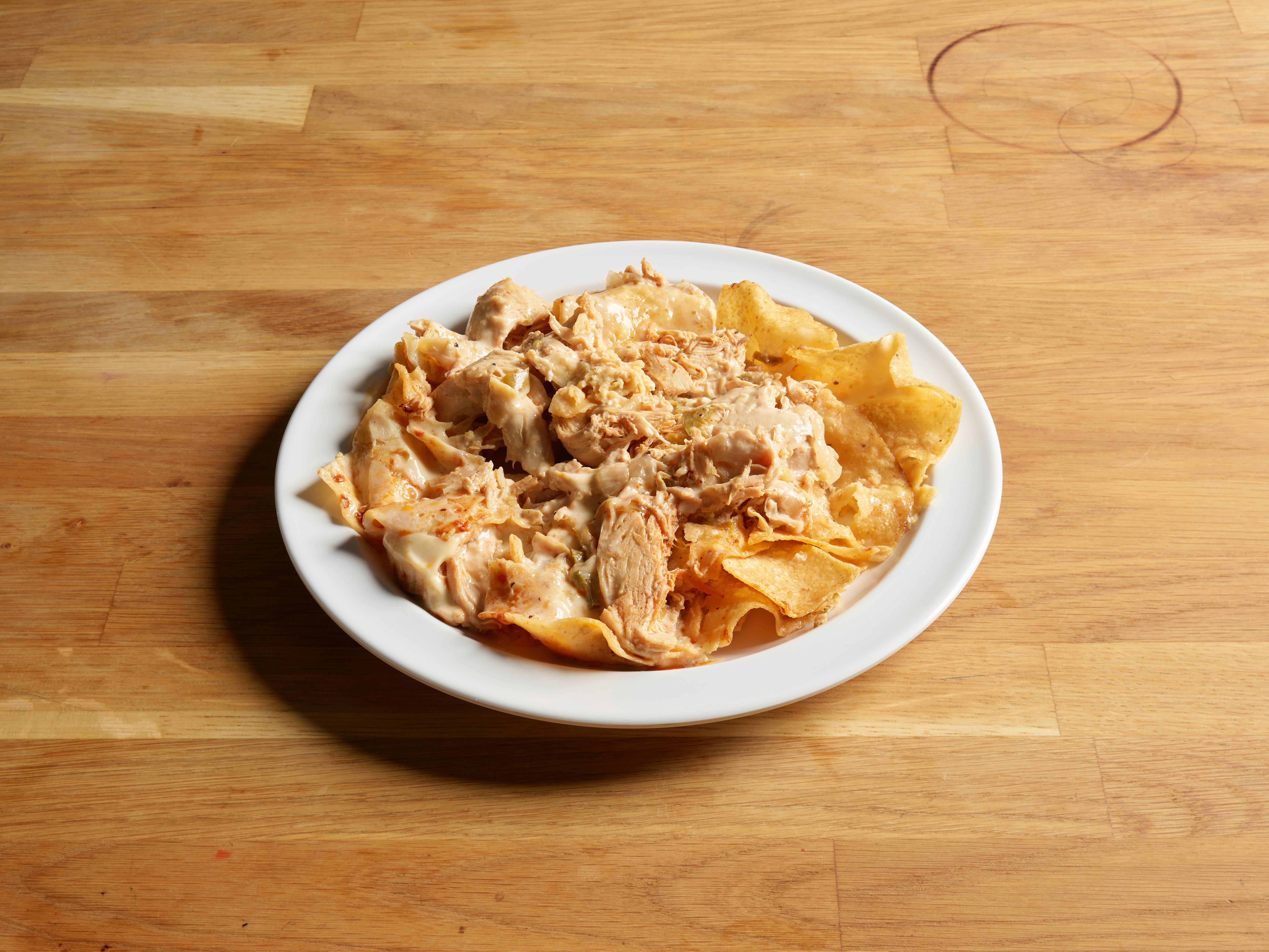Order Nachos with Chicken & Cheese food online from Casa Mexico store, Fargo on bringmethat.com